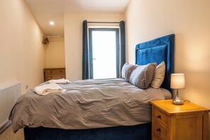 Decoración personalizada, muebles diferentes y wifi gratis