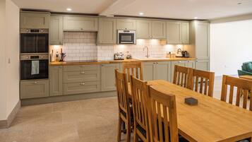 Fridge, dishwasher, electric kettle, toaster