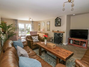 Cottage | Living area