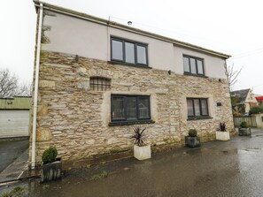 Exterior - La Bastille (Clynderwen)