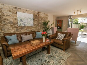 Cottage | Living area