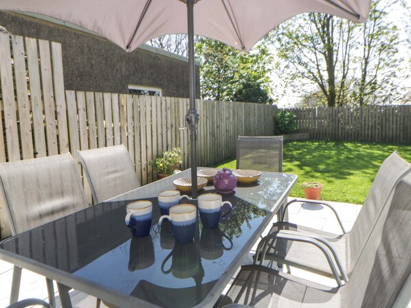 Cottage | Outdoor dining