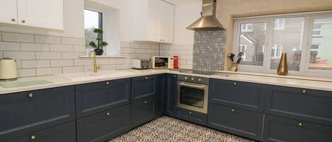 Fridge, dishwasher, cookware/dishes/utensils