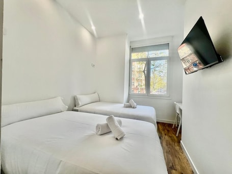 Classic Twin Room. Hostal Bernabeu