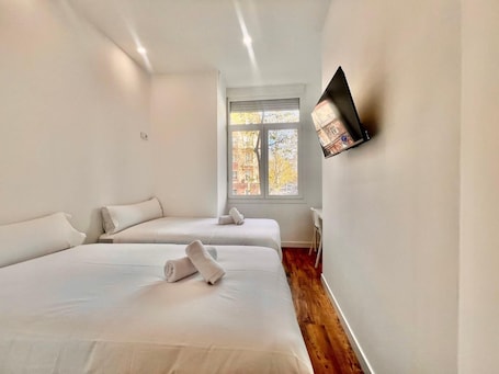Classic Twin Room | Free WiFi