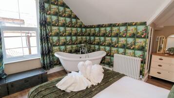 5 Schlafzimmer, individuell dekoriert, individuell eingerichtet