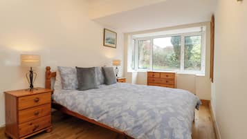 5 bedrooms, individually decorated, individually furnished, free WiFi