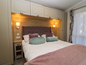 2 bedrooms, individually decorated, individually furnished - Lily Rose Lodge (Windermere)