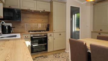Fridge, dishwasher, electric kettle, toaster