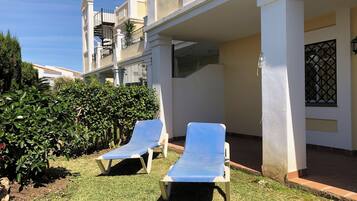 Apartamento Confort, vistas al jardín | Terraza o patio