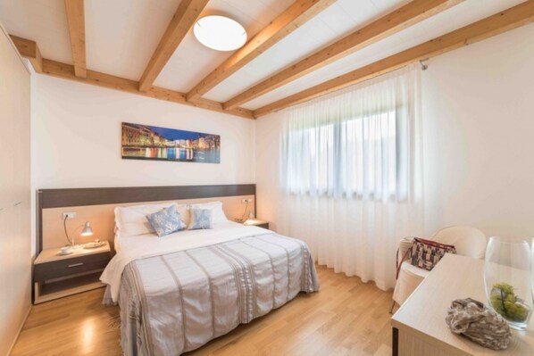 3 makuuhuonetta, internet, vuodevaatteet