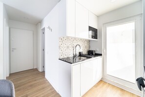 Fridge, microwave, oven, dishwasher