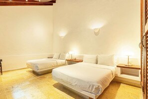 5 bedrooms, free WiFi, bed sheets - Casa Palos - 5 BR Downtown Luxury House (Cartagena de Indias)
