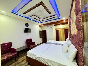 Bureau, chambres insonorisées, Wi-Fi gratuit