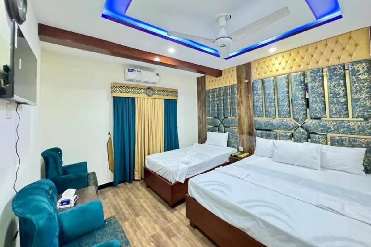 Standard Triple Room | Desk, soundproofing, free WiFi
