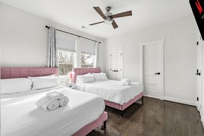 5 habitaciones, tabla de planchar con plancha, wifi y ropa de cama 