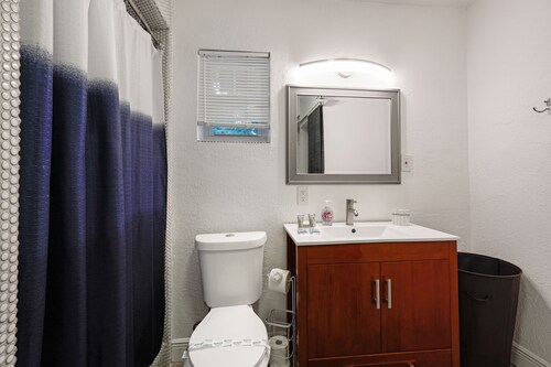 Hollywood Tropical Retreat