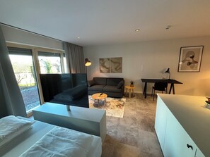 4 habitaciones, tabla de planchar con plancha, wifi y ropa de cama 