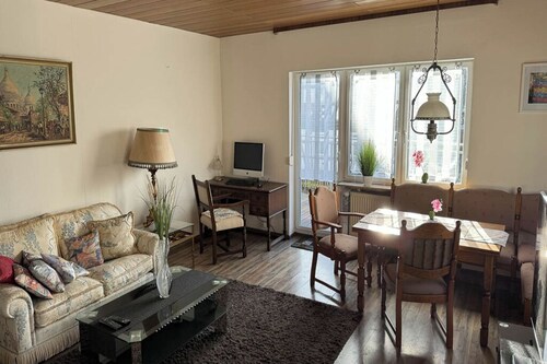 -Fürstenzimmer- / Ferienwohnung eingerichtet mit alt-englischen Möbeln