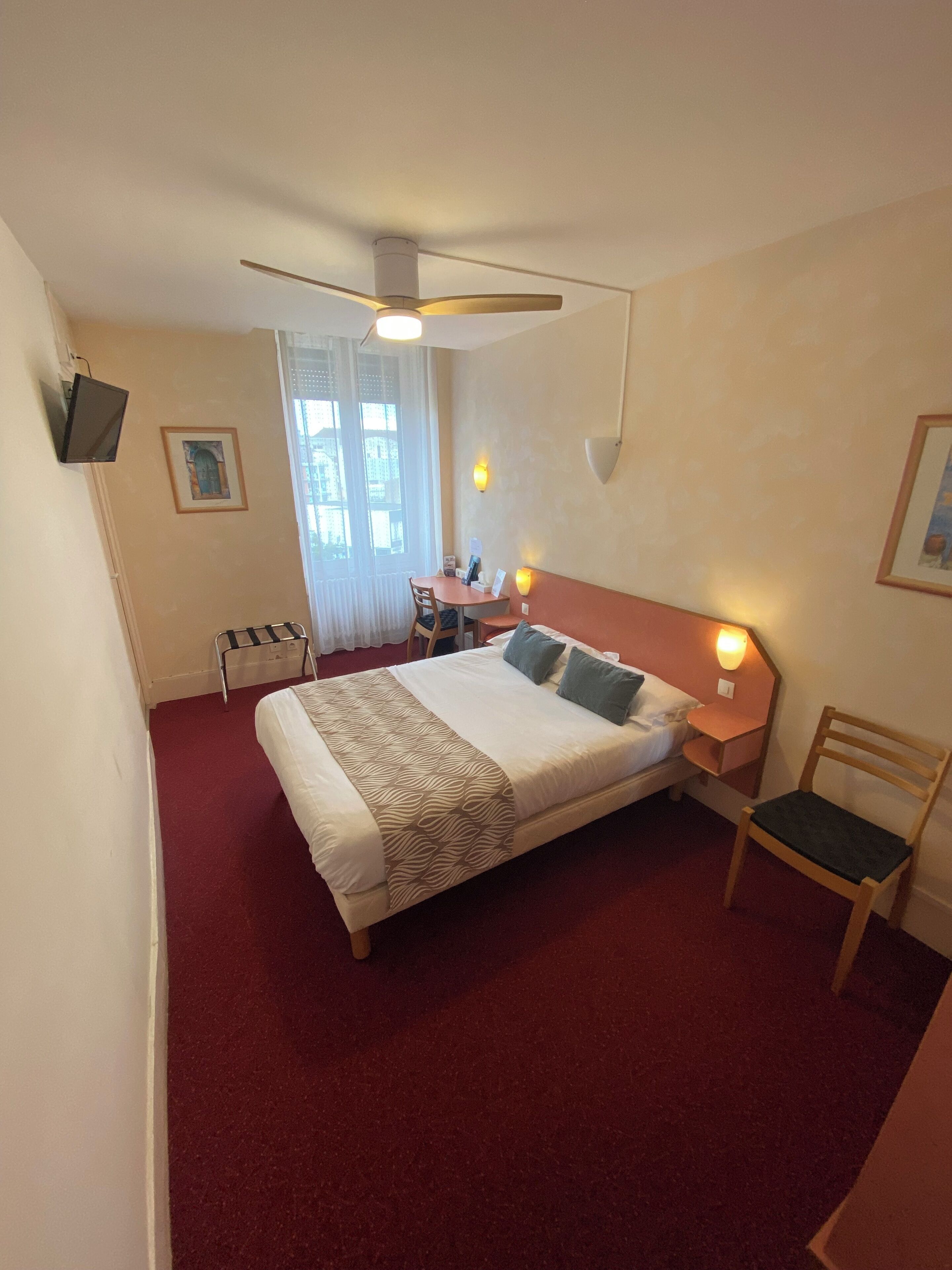 Dobbelt- eller tomannsrom – standard, byutsikt | Wi-fi (inkludert)