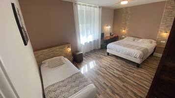 Kolmen hengen comfort-huone | Ilmainen Wi-Fi