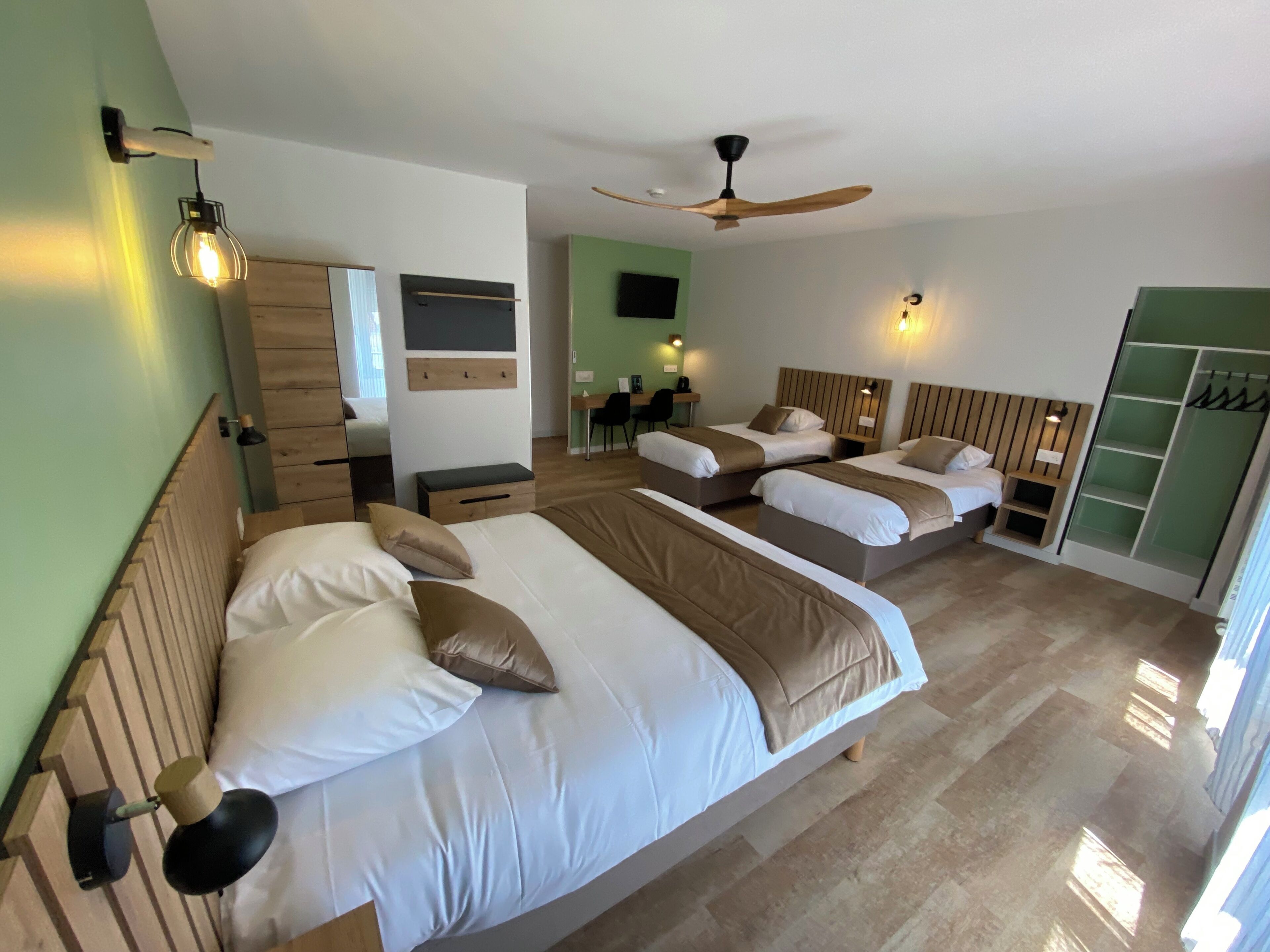 Comfort Quadruple Room | Free WiFi