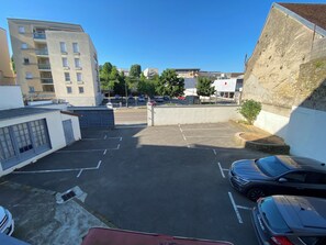 Self parking (EUR 5 per day)