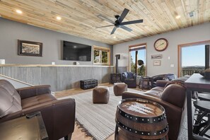 Smart TV, fireplace, books - Whiskey Ridge – Cozy Log Cabin Retreat in the Black Hills (Lead)