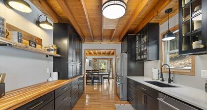 Whiskey Ridge – Cozy Log Cabin Retreat in the Black Hills