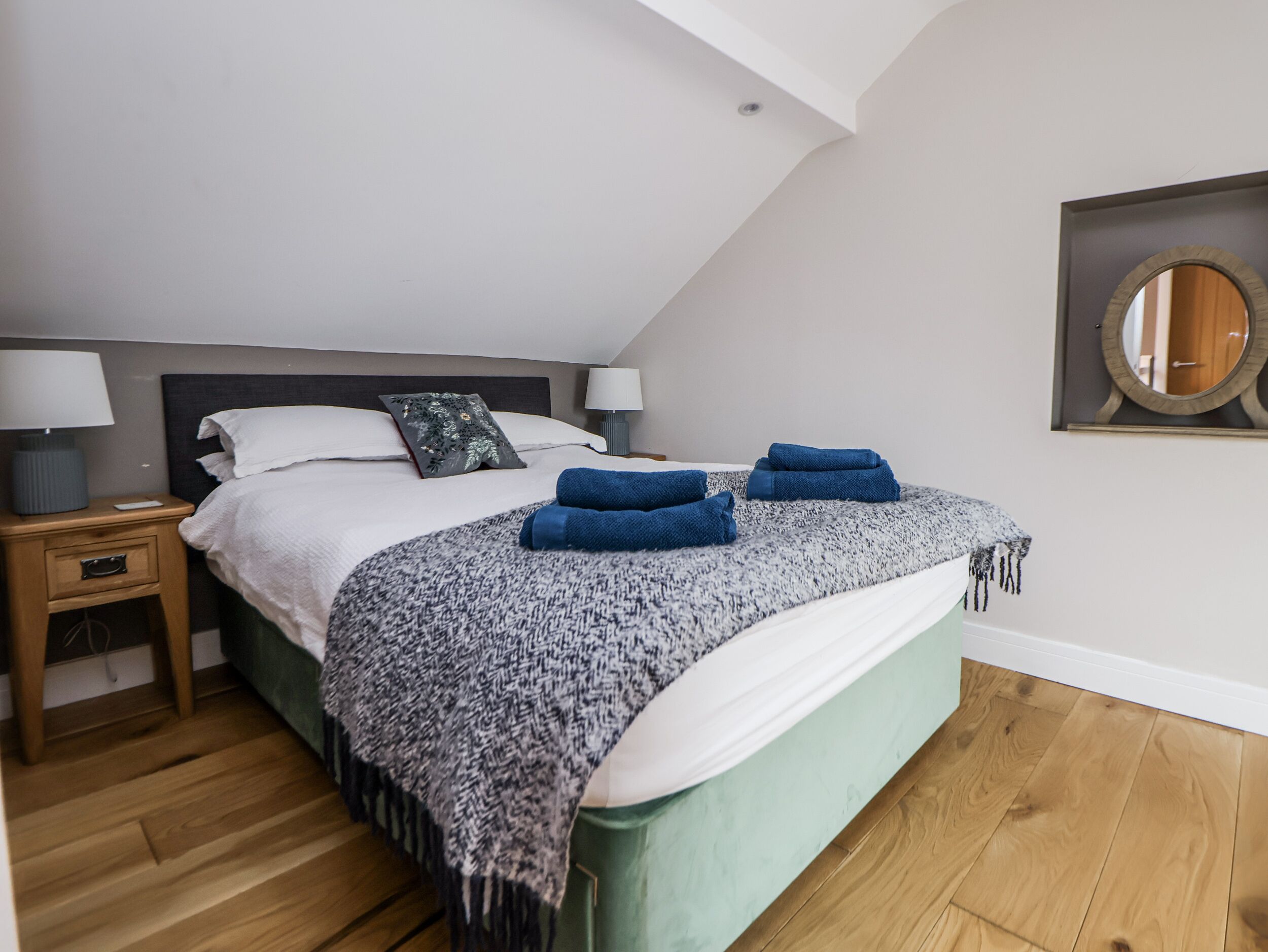 Cottage | 2 bedrooms, individually decorated, individually furnished, free WiFi