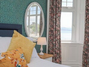 5 Schlafzimmer, individuell dekoriert, individuell eingerichtet