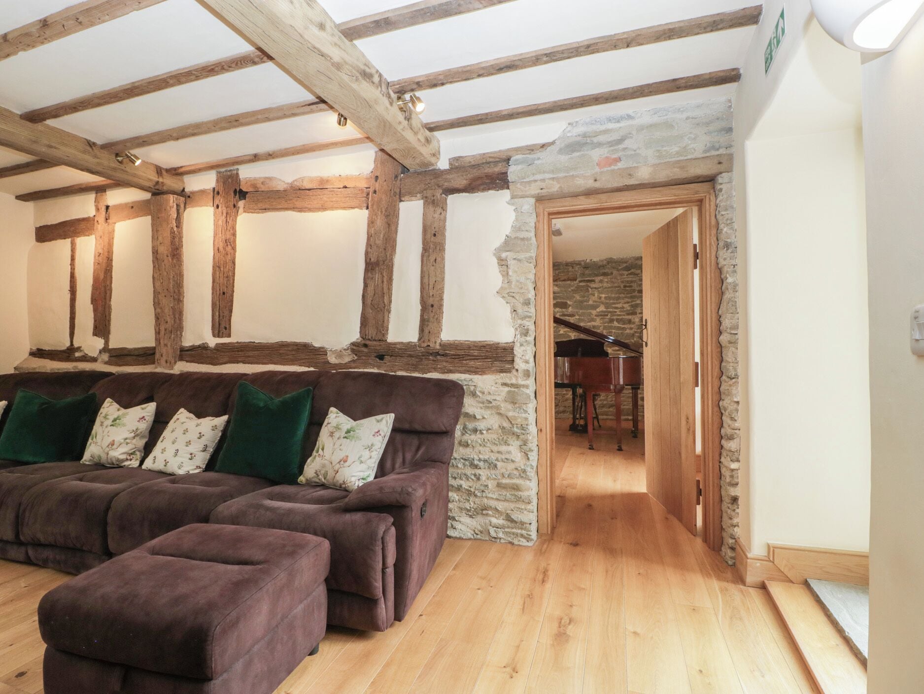 คอทเทจ | บริเวณนั่งเล่น