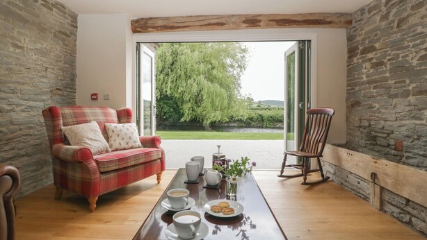 Cottage | Interior