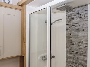 Shower - Ambleside (Cullompton)