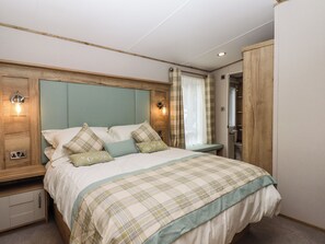 2 habitaciones, decoración personalizada y muebles diferentes 