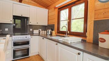 Dishwasher, cookware/dishes/utensils