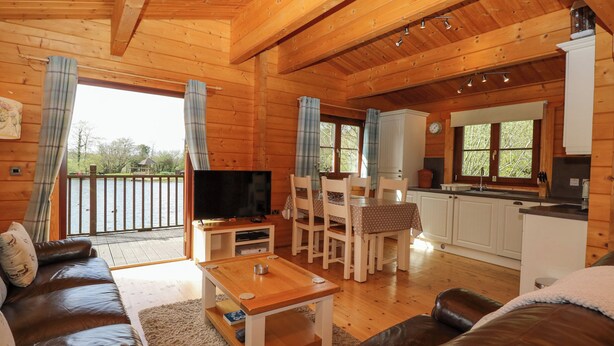 Pemain DVD 