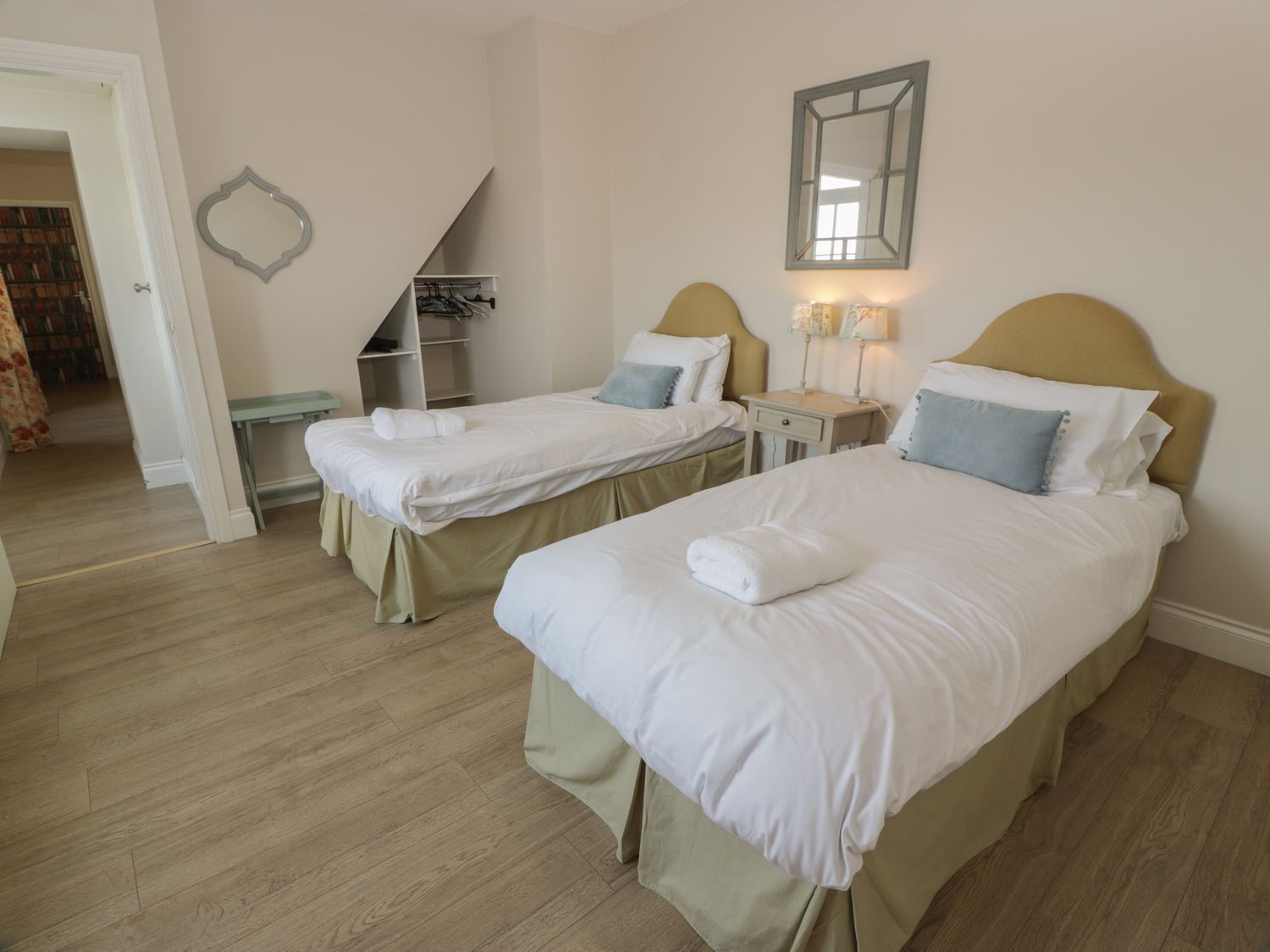 3 bedrooms, individually decorated, individually furnished, free WiFi