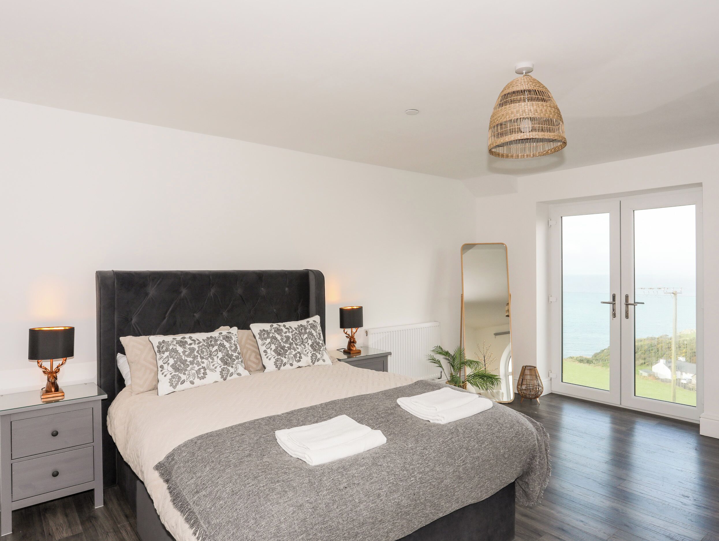 4 bedrooms, individually decorated, individually furnished, free WiFi