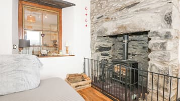 2 ๊ฐ์ ์นจ์ค, ๊ฐ๊ฐ ๋ค๋ฅธ ์คํ์ผ์ ์ธํ
๋ฆฌ์ด, ๊ฐ๊ฐ ๋ค๋ฅด๊ฒ ๊ฐ๊ตฌ ๋น์น, ๋ฌด๋ฃ WiFi