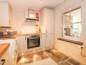 Kühlschrank, Geschirrspüler, Wasserkocher, Toaster