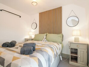 2 svefnherbergi, sérhannaðar innréttingar, sérvalin húsgögn