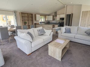Living area - Lodge 3 (Saint Asaph)