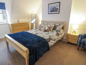 2 Schlafzimmer, individuell dekoriert, individuell eingerichtet