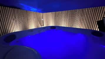 Bồn tắm spa ngoài trời