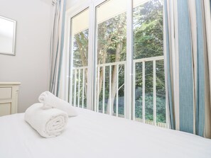 3 bedrooms, individually decorated, individually furnished, free WiFi - Whitfield P2 (Yarmouth)