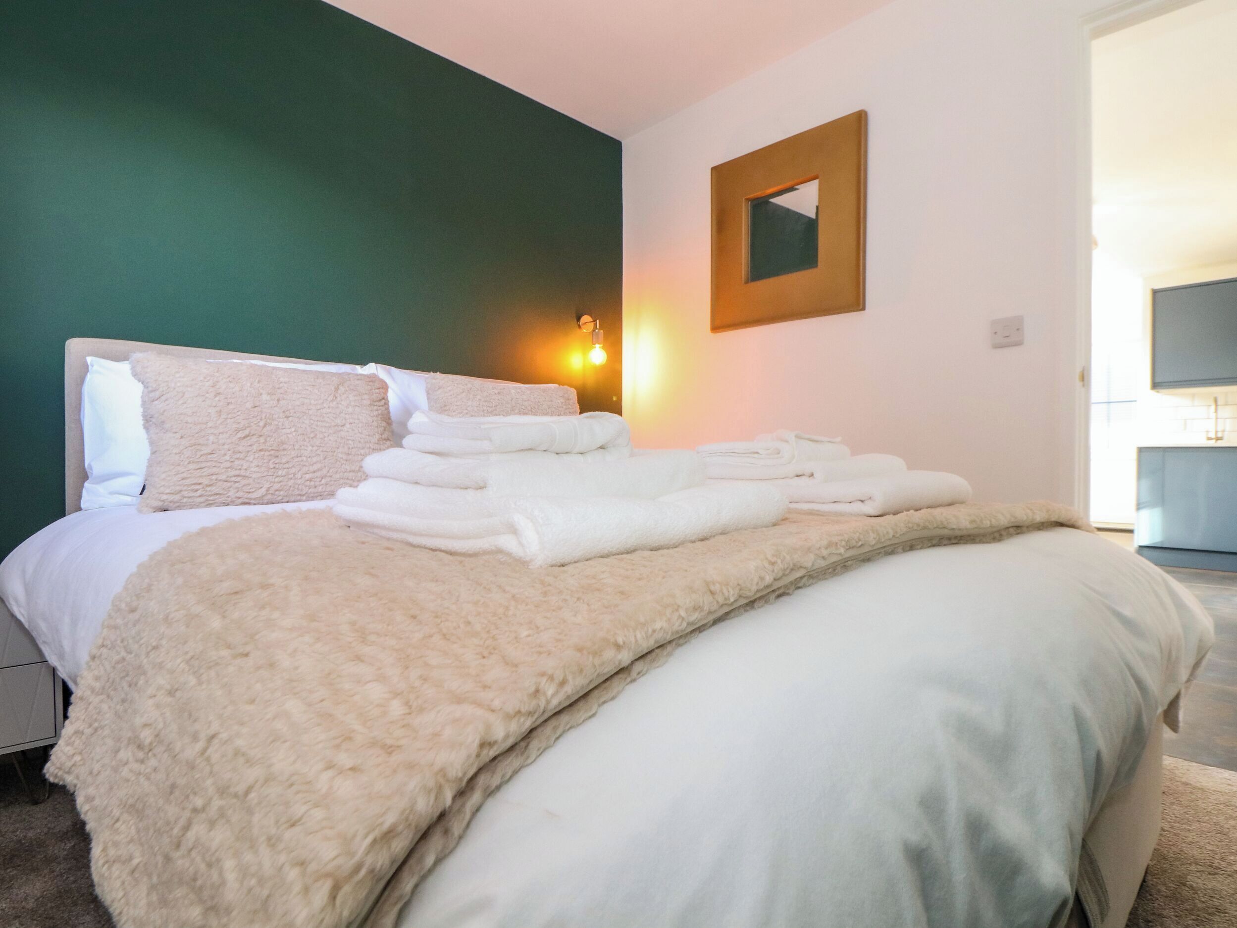 1 室のベッドルーム、客室ごとに異なる装飾、客室ごとに異なるインテリア、WiFi (無料)