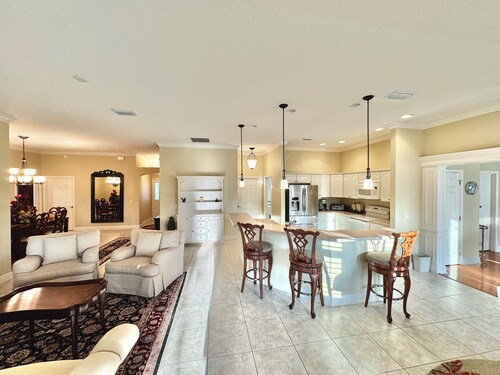 Birdies of Paradise - 3/2.5 in The Village of St. Charles