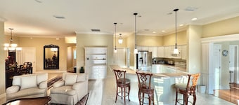 Birdies of Paradise - 3/2.5 in The Village of St. Charles