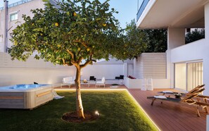 Leilighet – classic, terrasse, hageutsikt | 2 soverom, safe på rommet, blendingsgardiner og lydisolert